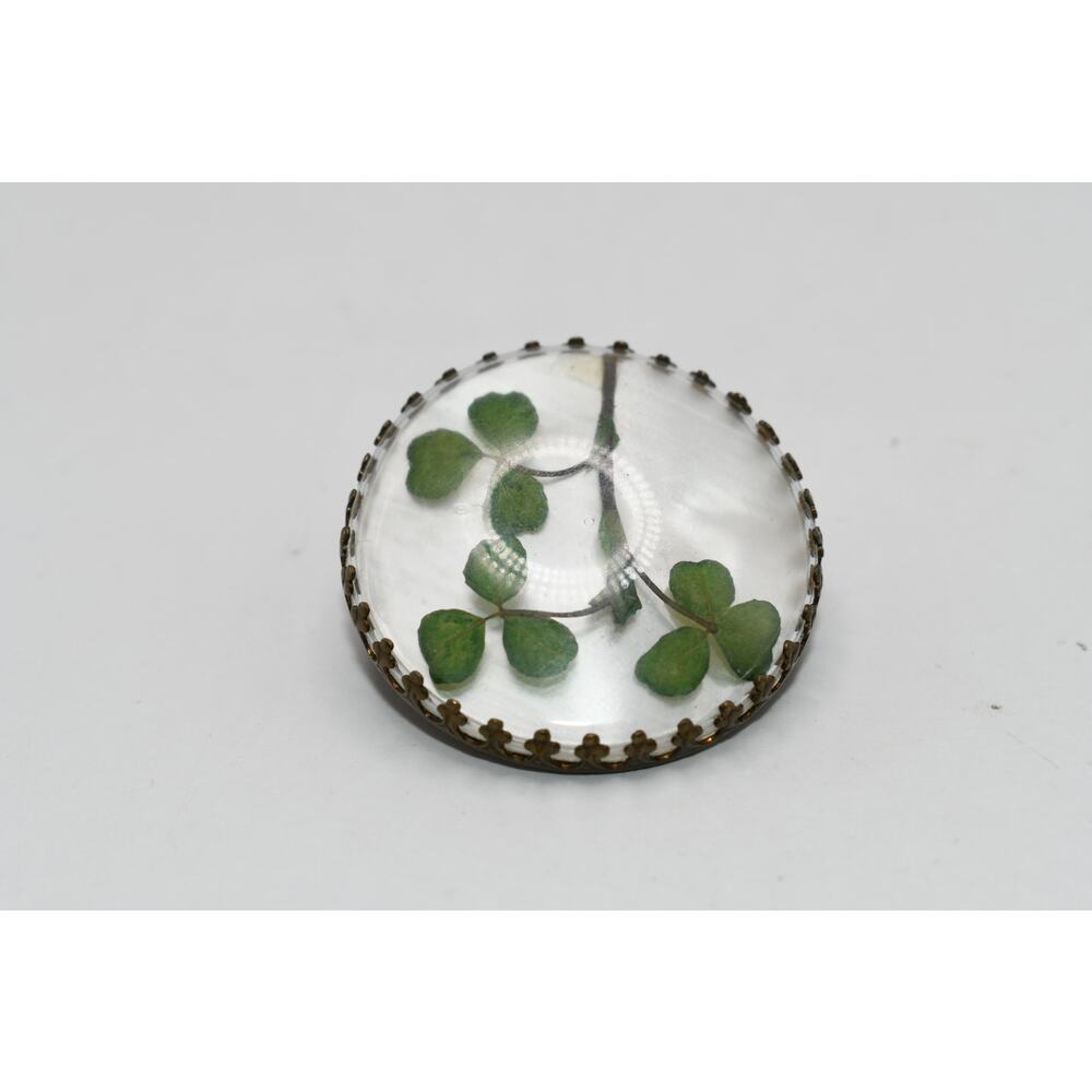 Vintage 1950s Three Leaf Clover Brooch Lucite Dome Pin - Picture 5 of 10